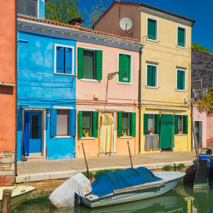 Idyllic canalside fishermen's houses, Burano, Venetian Lagoon