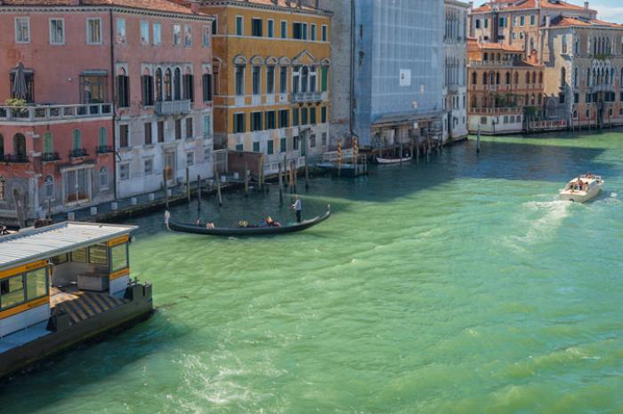 Gondola manoeuvres, Grand Canal, Venice
