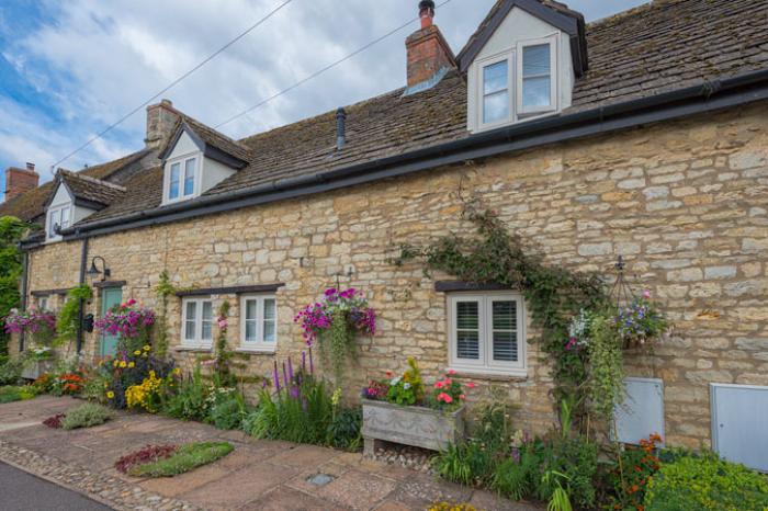 Row of terraced cottages, Cassington, Oxfordshire
